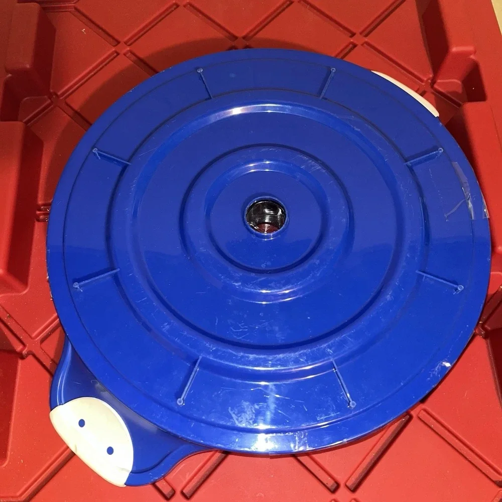 Multifunctional Handheld Round Divided‎ Watermelon Cutter Melon Slicer With Tray